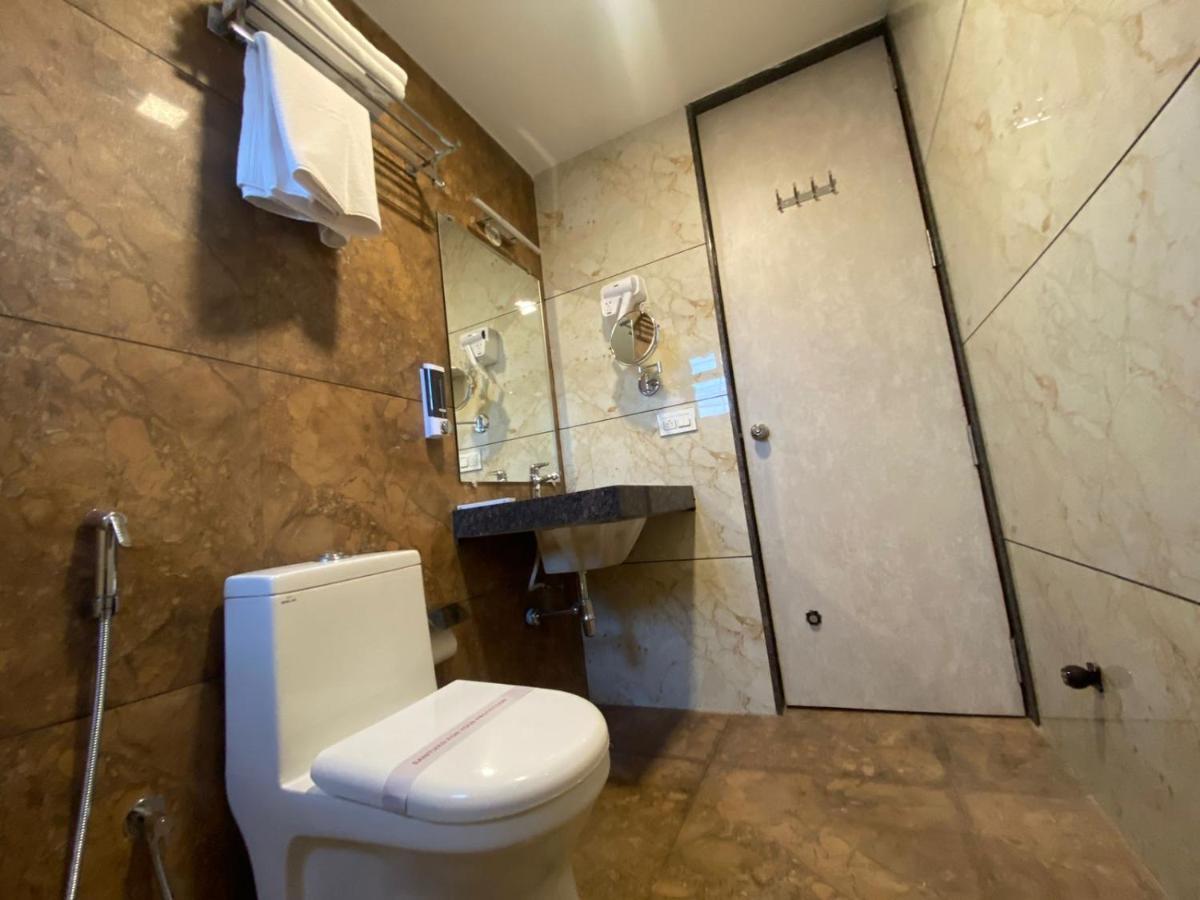 The Urban Hive Hotel Белгаум Екстериор снимка