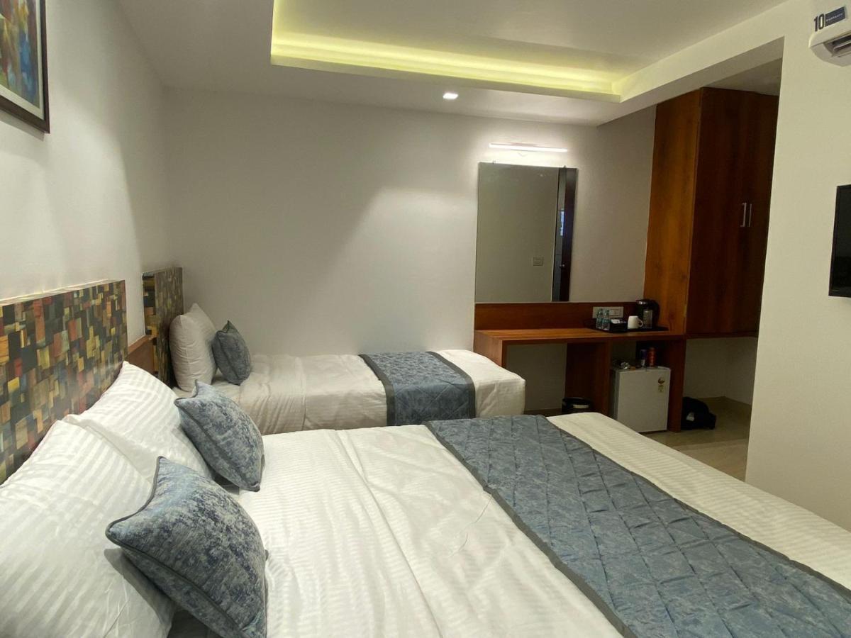 The Urban Hive Hotel Белгаум Екстериор снимка