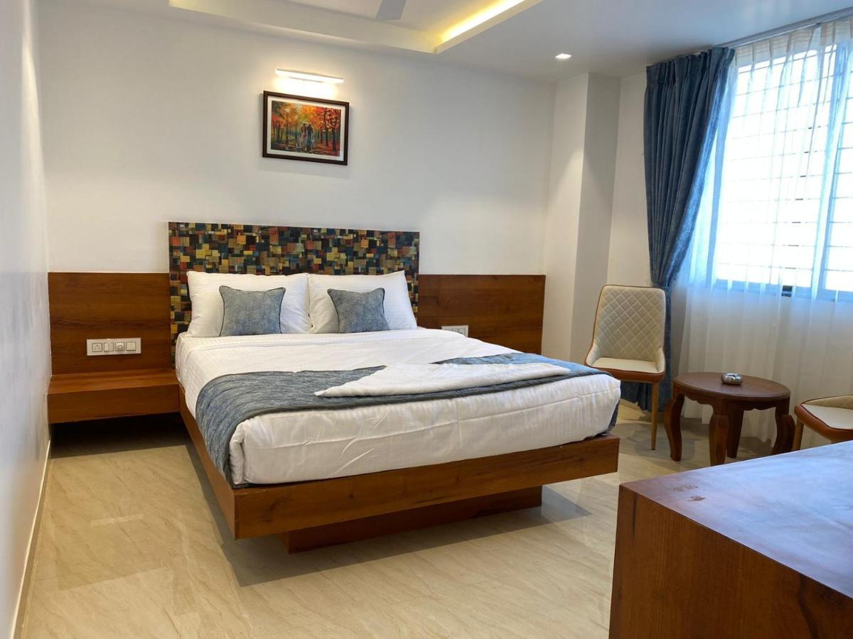 The Urban Hive Hotel Белгаум Екстериор снимка