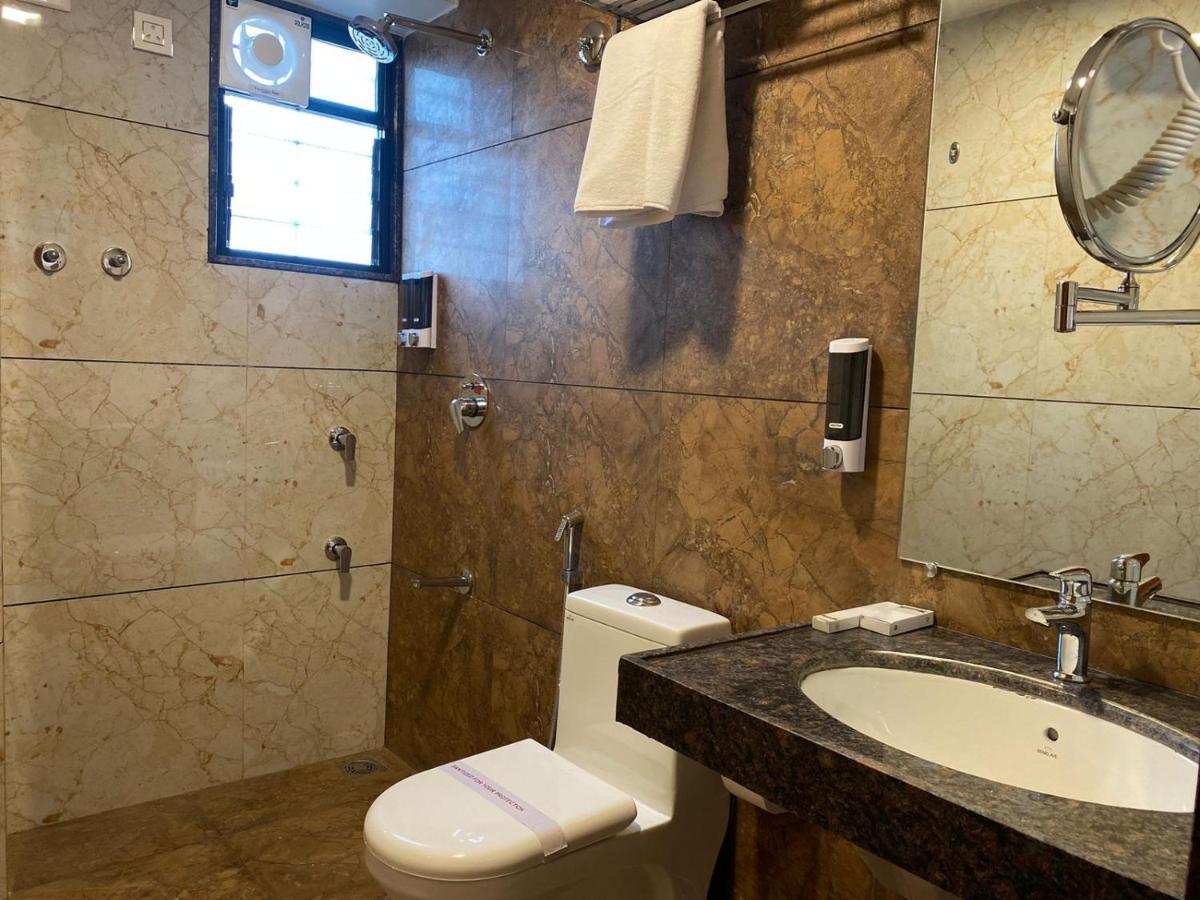 The Urban Hive Hotel Белгаум Екстериор снимка