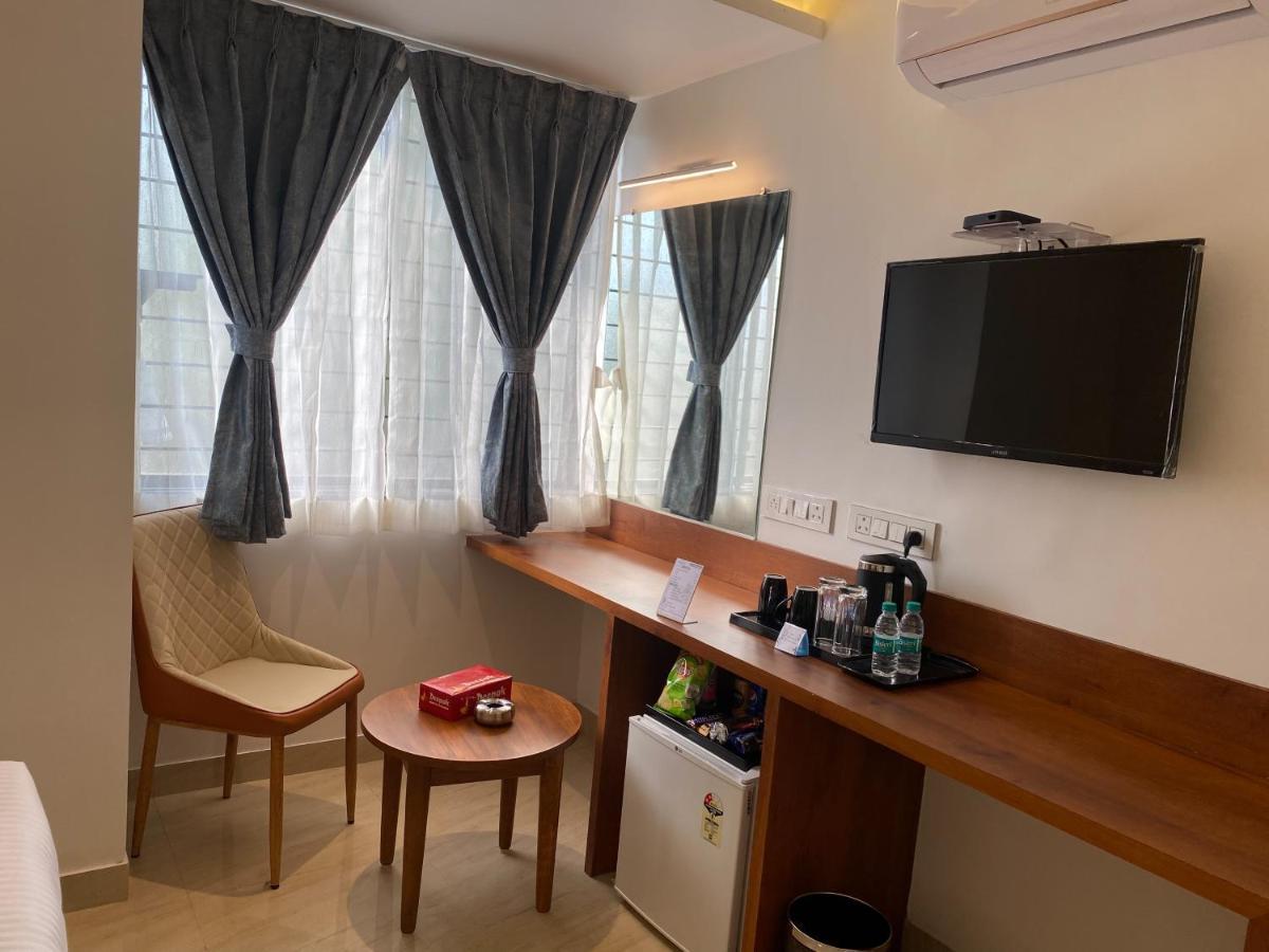 The Urban Hive Hotel Белгаум Екстериор снимка