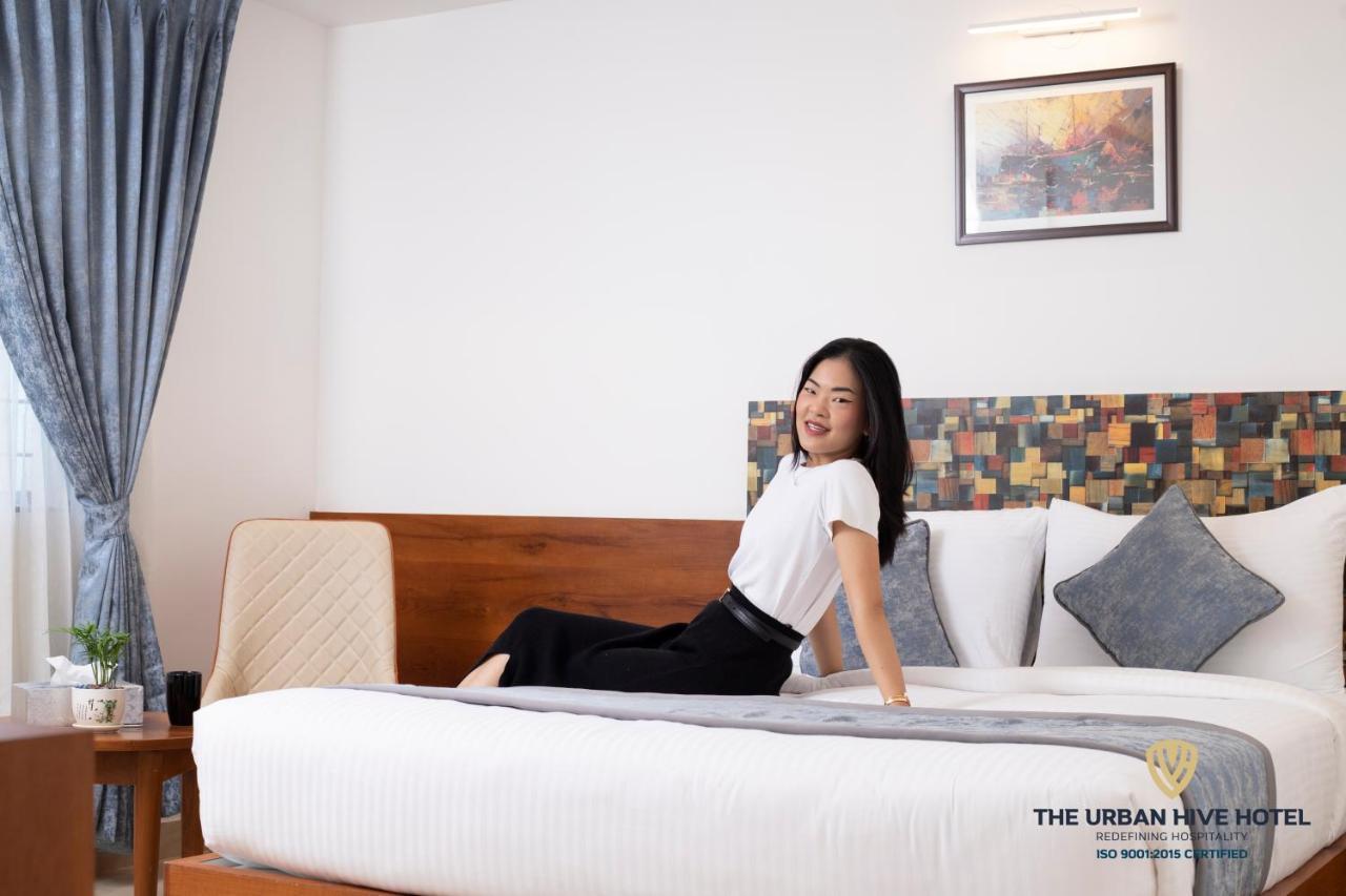 The Urban Hive Hotel Белгаум Екстериор снимка