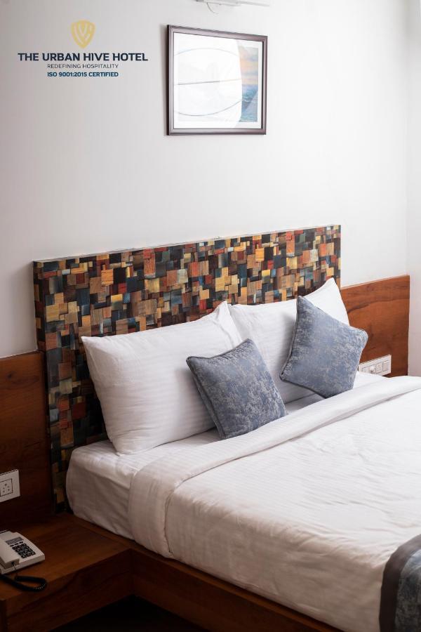 The Urban Hive Hotel Белгаум Екстериор снимка