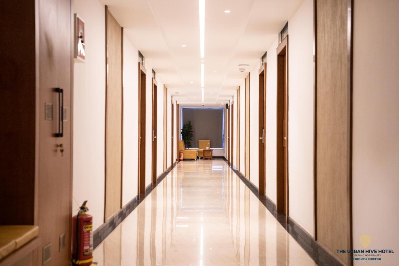 The Urban Hive Hotel Белгаум Екстериор снимка