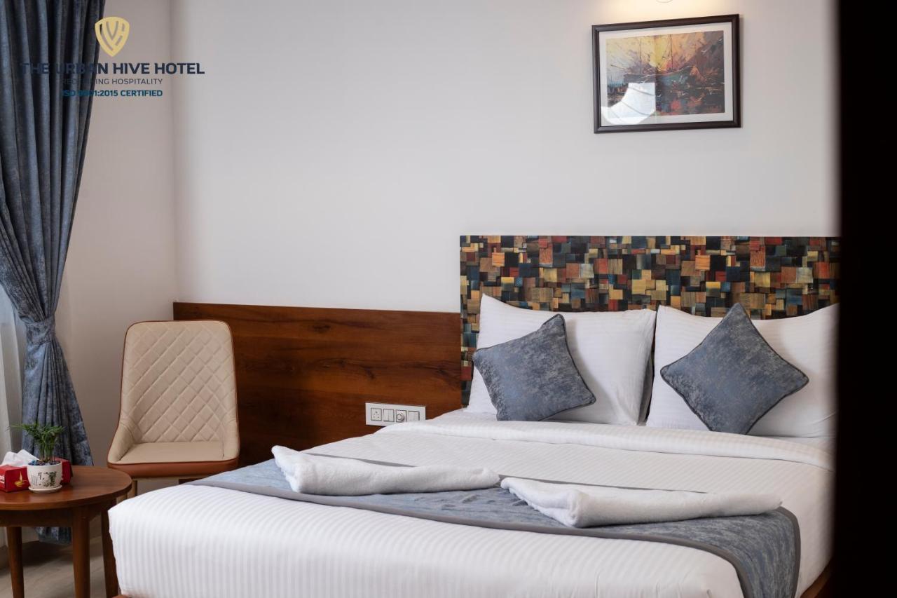 The Urban Hive Hotel Белгаум Екстериор снимка