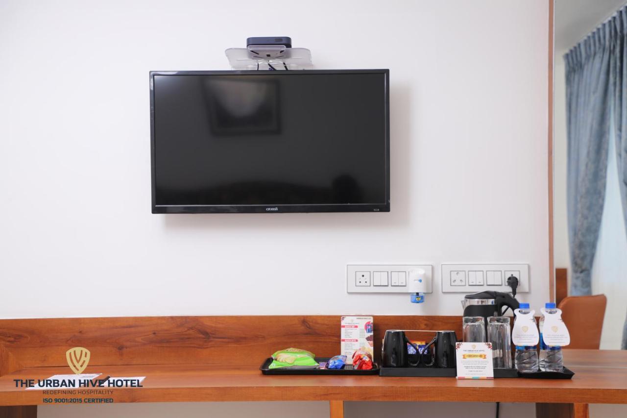 The Urban Hive Hotel Белгаум Екстериор снимка